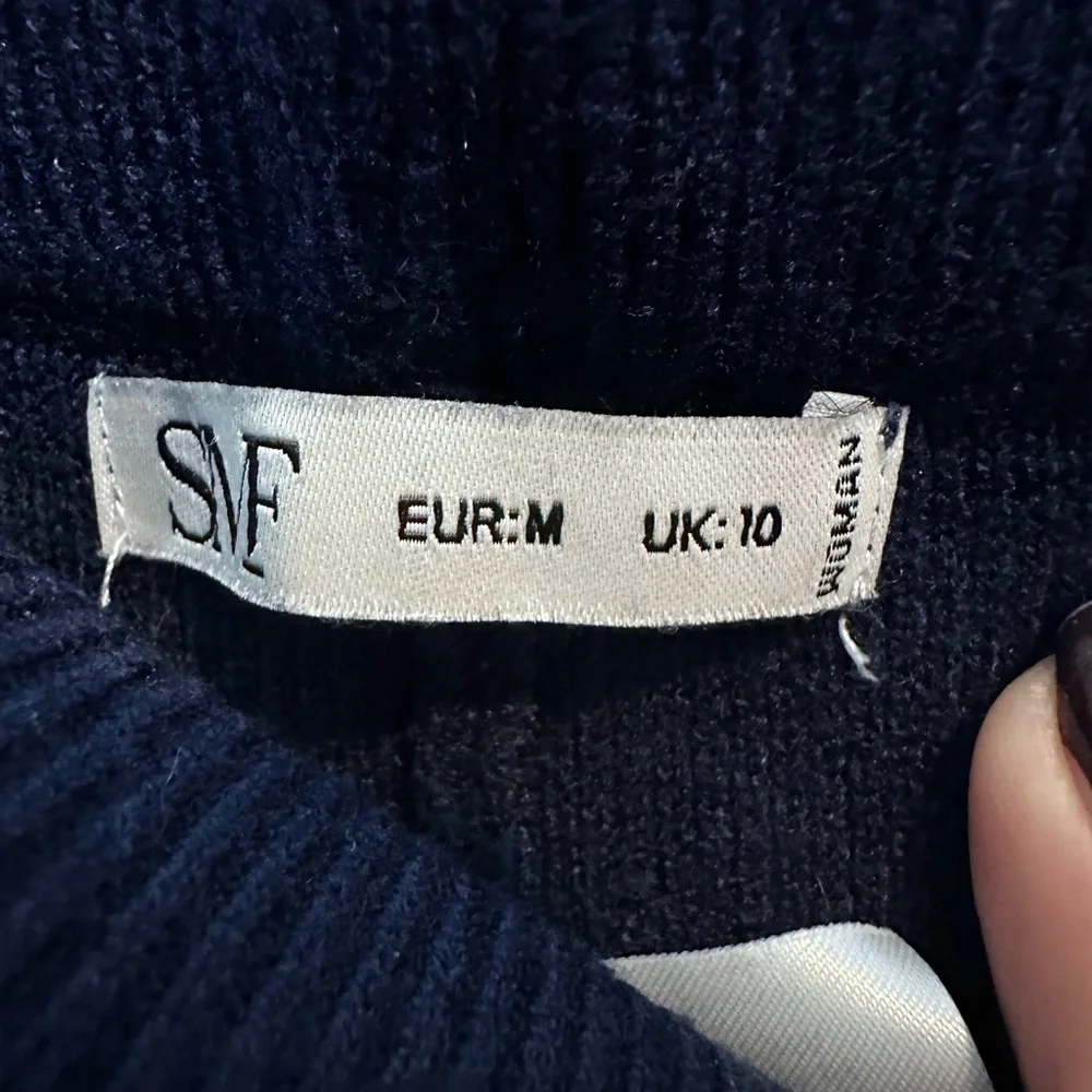🔥Navy Knit Pants (legging type) - Picture 3 of 5